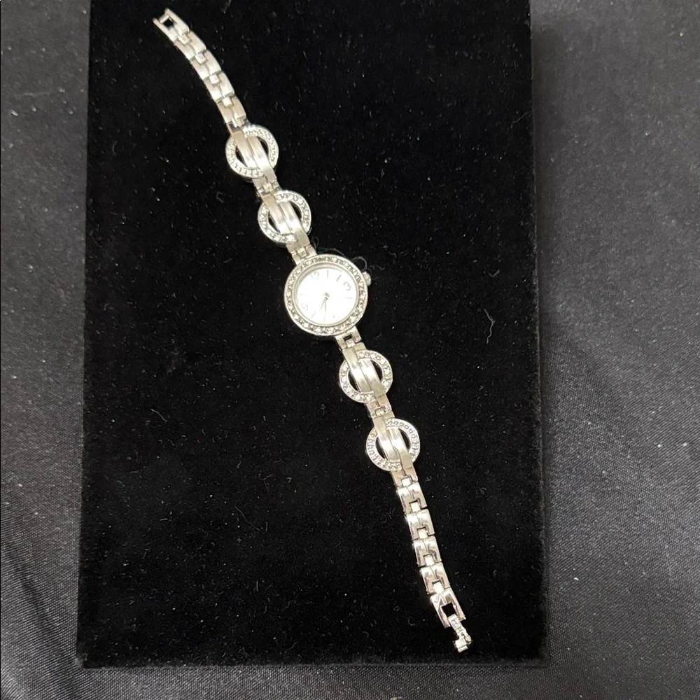 Elegant Silver Women's Bracelet Watch